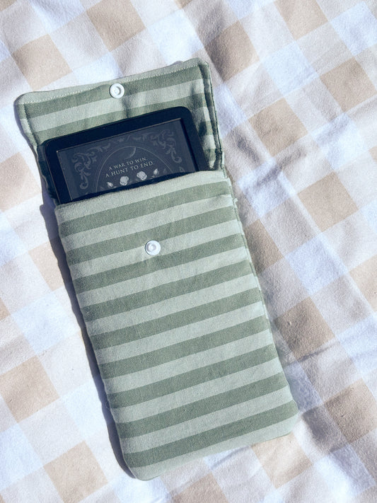 Green stripe kindle slip