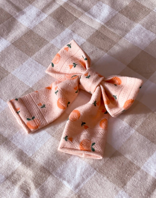 Peaches bow tie