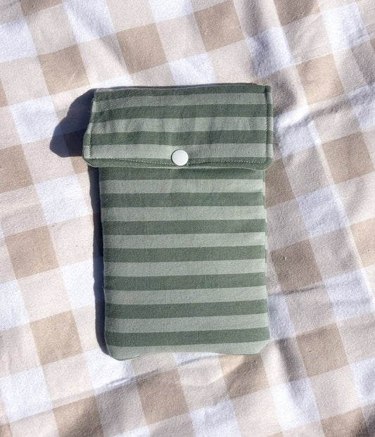 Green stripe kindle slip
