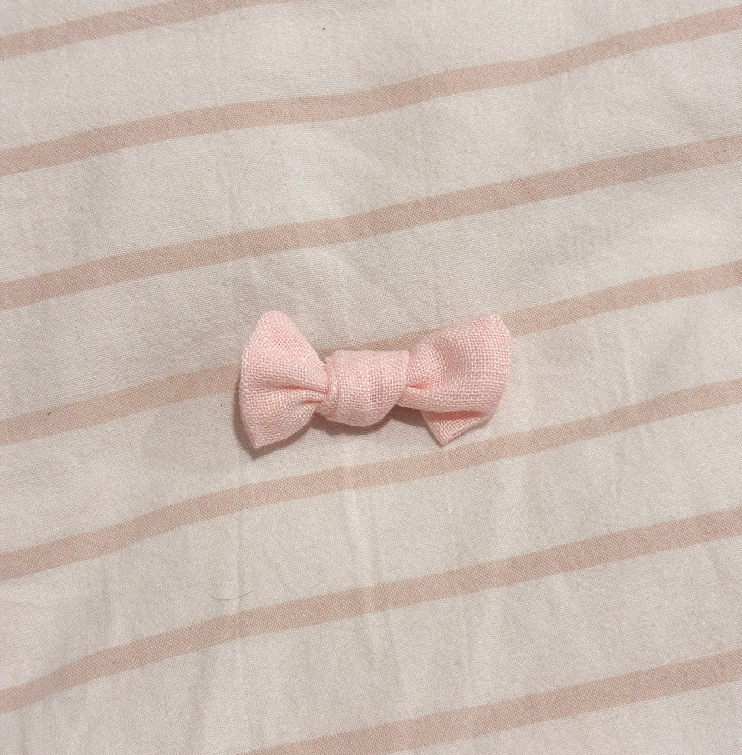 Pink knot bow clip